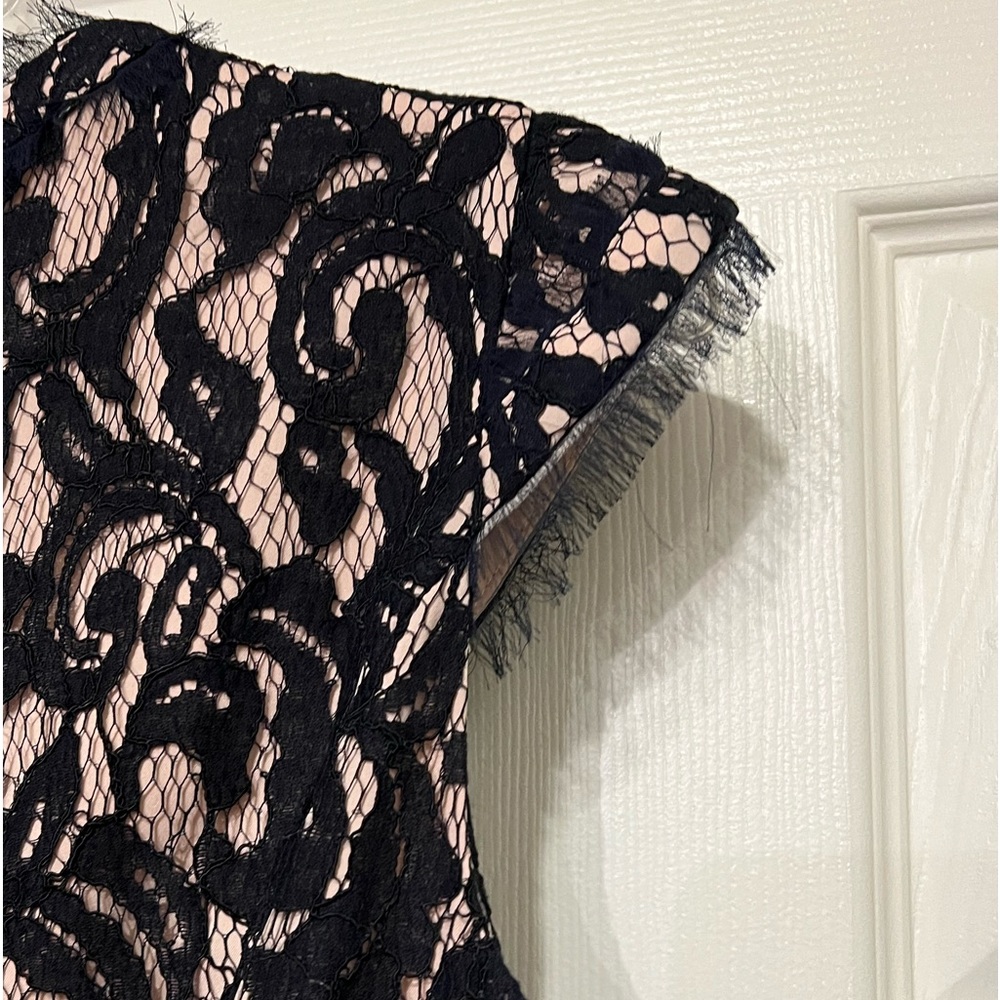 NANETTE LEPORE LIKE NEW NAVY LACE ILLUSION FLOUNCE HEM DRESS SIZE 4 - Picture 6 of 13